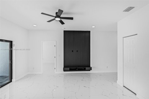 Купить виллу или дом в Кейп-Корал, Флорида 3 спальни, 136.47м2, № 1892539 - фото 16