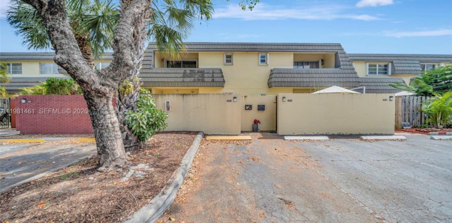 Дом в Майами, Флорида 2 спальни, 125.05м2 № 2043372