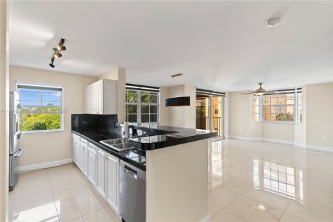 Снять в аренду кондоминиум в Авентура, Флорида 3 спальни, 123.56м2, № 1945339 - фото 9