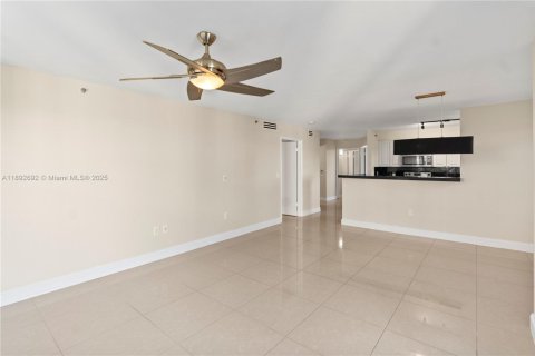 Снять в аренду кондоминиум в Авентура, Флорида 3 спальни, 123.56м2, № 1945339 - фото 4