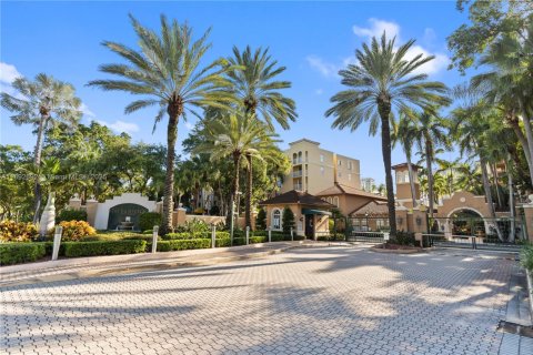 Снять в аренду кондоминиум в Авентура, Флорида 3 спальни, 123.56м2, № 1945339 - фото 2