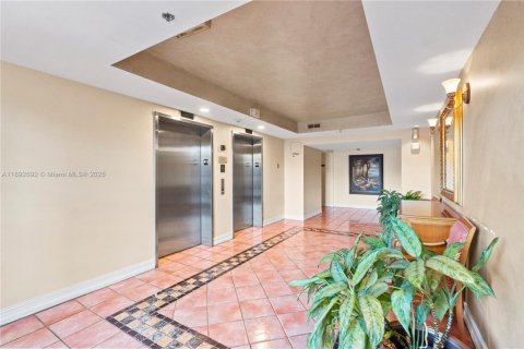 Снять в аренду кондоминиум в Авентура, Флорида 3 спальни, 123.56м2, № 1945339 - фото 25