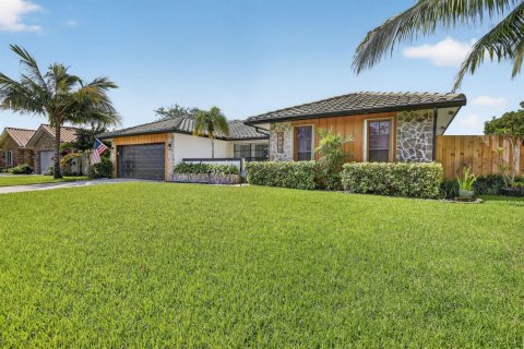 Casa en venta en Plantation, Florida, 4 dormitorios, 212.93 m2 № 2248345 - foto 2