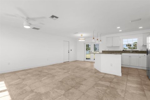 Casa en venta en Rotonda, Florida, 2 dormitorios, 95.69 m2 № 1657483 - foto 5
