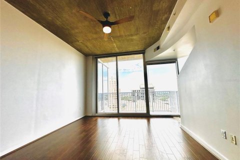 Condo in Orlando, Florida, 1 bedroom  № 1904158 - photo 2