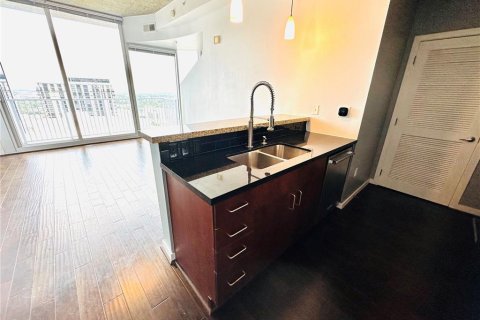 Condo in Orlando, Florida, 1 bedroom  № 1904158 - photo 8