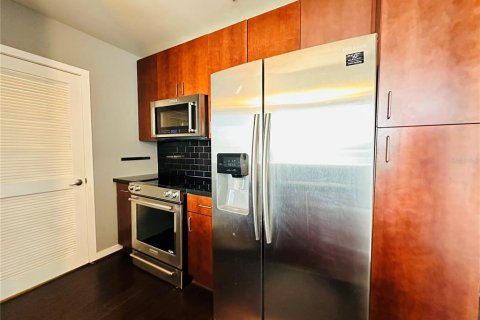 Condo in Orlando, Florida, 1 bedroom  № 1904158 - photo 3