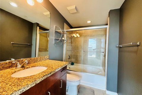 Condo in Orlando, Florida, 1 bedroom  № 1904158 - photo 13