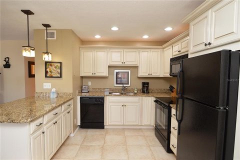 Copropriété à louer à Saint Petersburg, Floride: 1 chambre, 76.64 m2 № 1808703 - photo 6