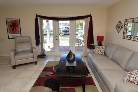 Copropriété à louer à Saint Petersburg, Floride: 1 chambre, 76.64 m2 № 1808703 - photo 15
