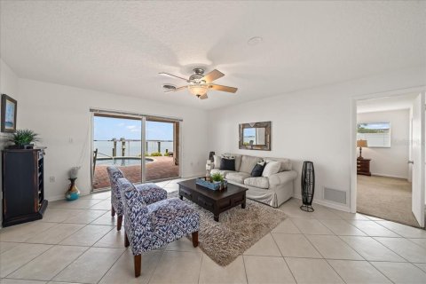 Villa ou maison à vendre à Cocoa Beach, Floride: 4 chambres, 201.32 m2 № 1883095 - photo 10