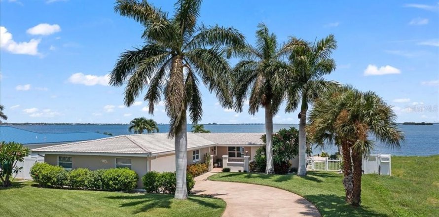 Villa ou maison à Cocoa Beach, Floride 4 chambres, 201.32 m2 № 1883095