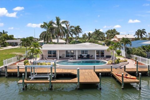 Villa ou maison à vendre à Cocoa Beach, Floride: 4 chambres, 201.32 m2 № 1883095 - photo 3