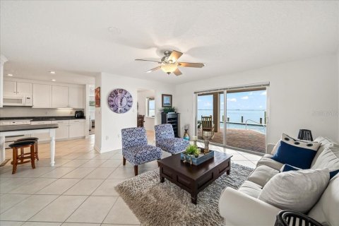 Villa ou maison à vendre à Cocoa Beach, Floride: 4 chambres, 201.32 m2 № 1883095 - photo 11