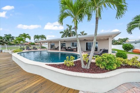 Villa ou maison à vendre à Cocoa Beach, Floride: 4 chambres, 201.32 m2 № 1883095 - photo 2