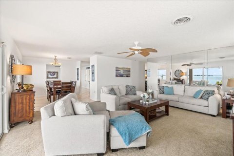 Villa ou maison à vendre à Cocoa Beach, Floride: 4 chambres, 201.32 m2 № 1883095 - photo 17