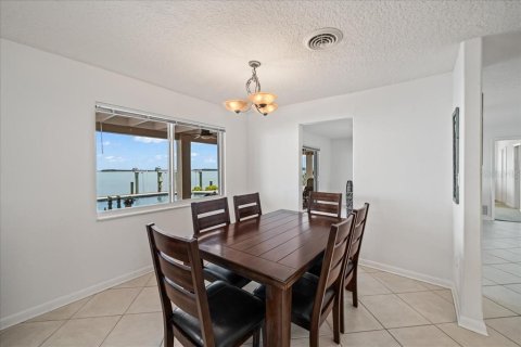 Villa ou maison à vendre à Cocoa Beach, Floride: 4 chambres, 201.32 m2 № 1883095 - photo 7