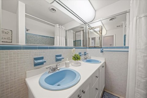 Villa ou maison à vendre à Cocoa Beach, Floride: 4 chambres, 201.32 m2 № 1883095 - photo 21
