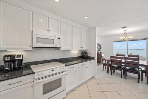 Villa ou maison à vendre à Cocoa Beach, Floride: 4 chambres, 201.32 m2 № 1883095 - photo 5