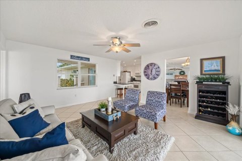 Villa ou maison à vendre à Cocoa Beach, Floride: 4 chambres, 201.32 m2 № 1883095 - photo 12