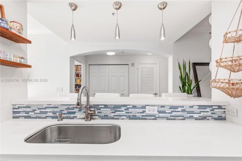 Condo in Fort Lauderdale, Florida, 2 bedrooms  № 2086399 - photo 8