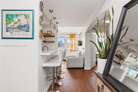 Condo in Fort Lauderdale, Florida, 2 bedrooms  № 2086399 - photo 2
