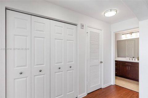 Condo in Fort Lauderdale, Florida, 2 bedrooms  № 2086399 - photo 9