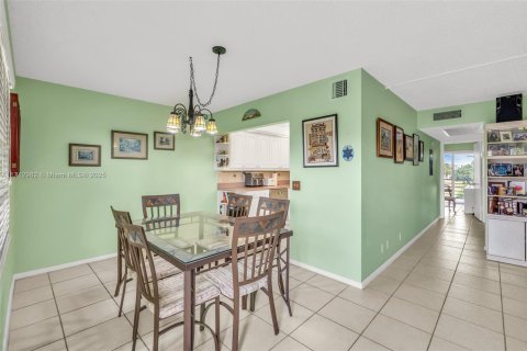 Condominio en venta en Deerfield Beach, Florida, 2 dormitorios, 92.9 m2 № 1470628 - foto 17