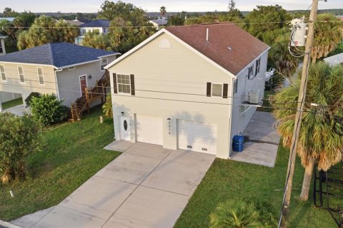 Villa ou maison à vendre à Hernando Beach, Floride: 3 chambres, 154.68 m2 № 2203517 - photo 5