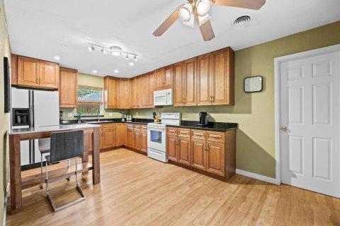 Villa ou maison à vendre à Plantation, Floride: 3 chambres, 137.87 m2 № 2147004 - photo 12