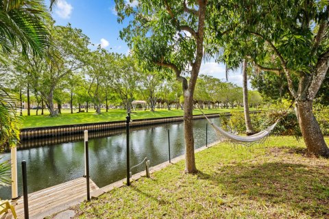 Villa ou maison à vendre à Plantation, Floride: 3 chambres, 137.87 m2 № 2147004 - photo 4
