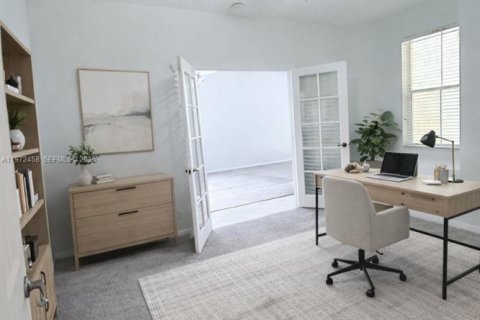 House in Coral Springs, Florida 4 bedrooms, 253.25 sq.m. № 2038585 - photo 17