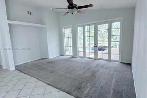 House in Coral Springs, Florida 4 bedrooms, 253.25 sq.m. № 2038585 - photo 13