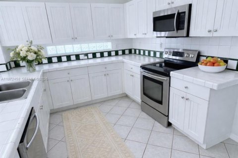 House in Coral Springs, Florida 4 bedrooms, 253.25 sq.m. № 2038585 - photo 5