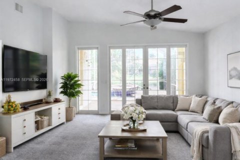 House in Coral Springs, Florida 4 bedrooms, 253.25 sq.m. № 2038585 - photo 12