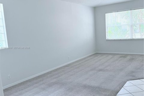 House in Coral Springs, Florida 4 bedrooms, 253.25 sq.m. № 2038585 - photo 22