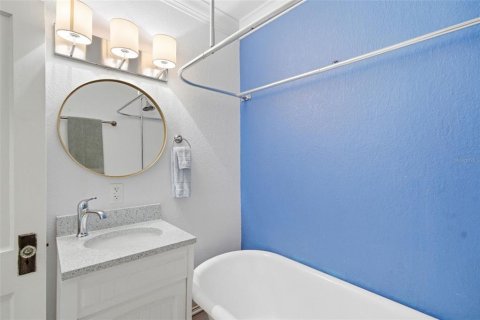 House in Tampa, Florida 3 bedrooms, 117.06 sq.m. № 2236311 - photo 20