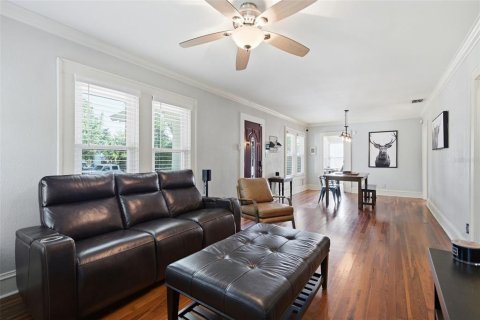 House in Tampa, Florida 3 bedrooms, 117.06 sq.m. № 2236311 - photo 15