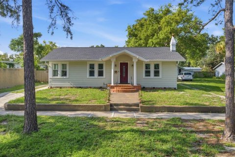 House in Tampa, Florida 3 bedrooms, 117.06 sq.m. № 2236311 - photo 2