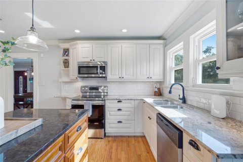 House in Tampa, Florida 3 bedrooms, 117.06 sq.m. № 2236311 - photo 7