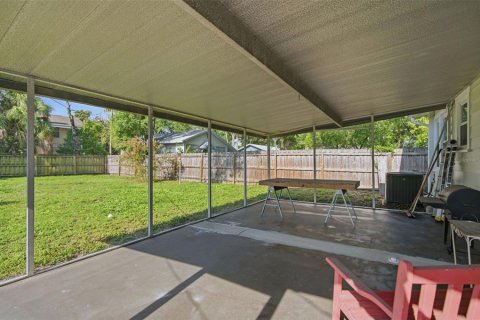 House in Tampa, Florida 3 bedrooms, 117.06 sq.m. № 2236311 - photo 28