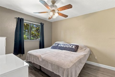 Villa ou maison à vendre à Cape Coral, Floride: 3 chambres, 131.92 m2 № 2389414 - photo 21