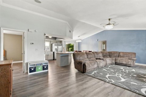 Villa ou maison à vendre à Cape Coral, Floride: 3 chambres, 131.92 m2 № 2389414 - photo 11