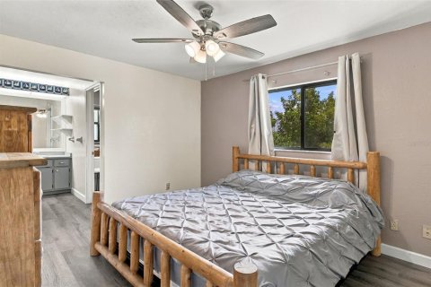 Villa ou maison à vendre à Cape Coral, Floride: 3 chambres, 131.92 m2 № 2389414 - photo 18