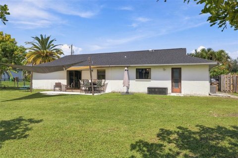 Villa ou maison à vendre à Cape Coral, Floride: 3 chambres, 131.92 m2 № 2389414 - photo 26