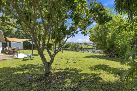 Villa ou maison à vendre à Cape Coral, Floride: 3 chambres, 131.92 m2 № 2389414 - photo 3