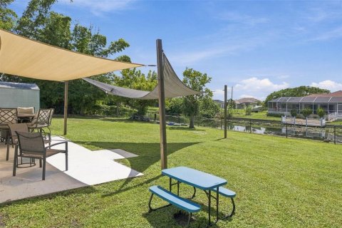 Villa ou maison à vendre à Cape Coral, Floride: 3 chambres, 131.92 m2 № 2389414 - photo 24