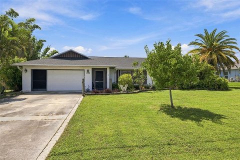 Villa ou maison à Cape Coral, Floride 3 chambres, 131.92 m2 № 2389414