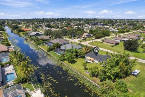 Villa ou maison à vendre à Cape Coral, Floride: 3 chambres, 131.92 m2 № 2389414 - photo 5