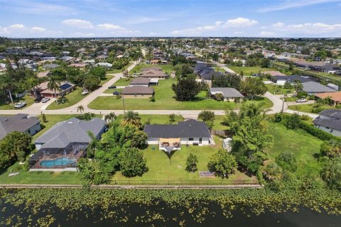 Villa ou maison à vendre à Cape Coral, Floride: 3 chambres, 131.92 m2 № 2389414 - photo 8